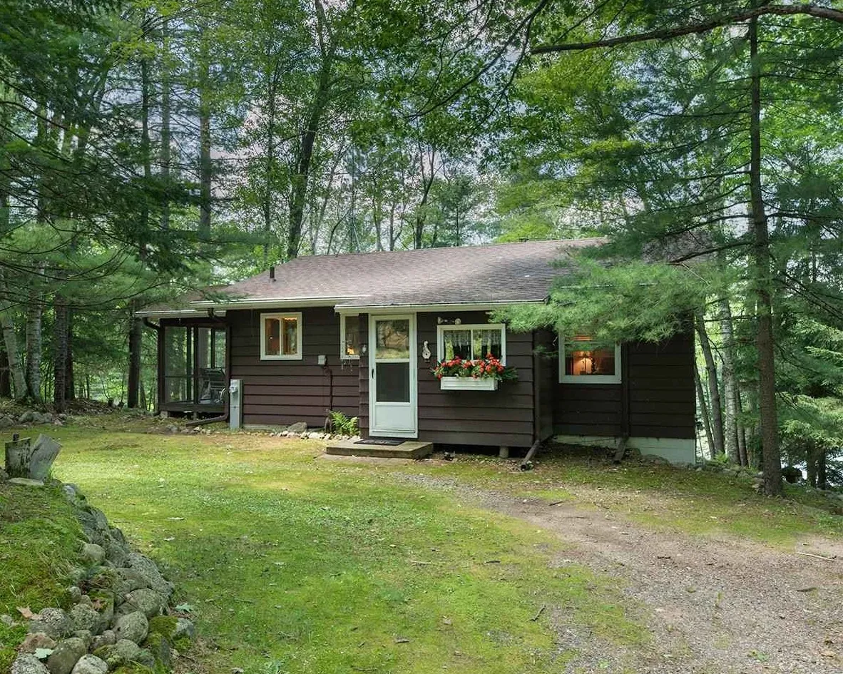 Cloudscape Cabin: New porch with ramp, firewood holder and exterior paint job, 2022 to 2023, before