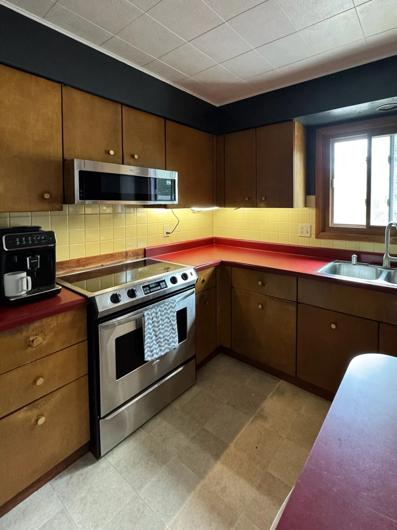 Madison Midcentury Home: Kitchen: window corner, before